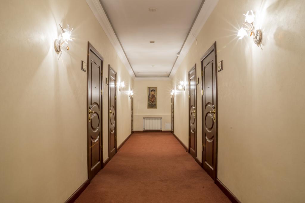 Ar Nuvo Hotel Karaganda Exterior photo