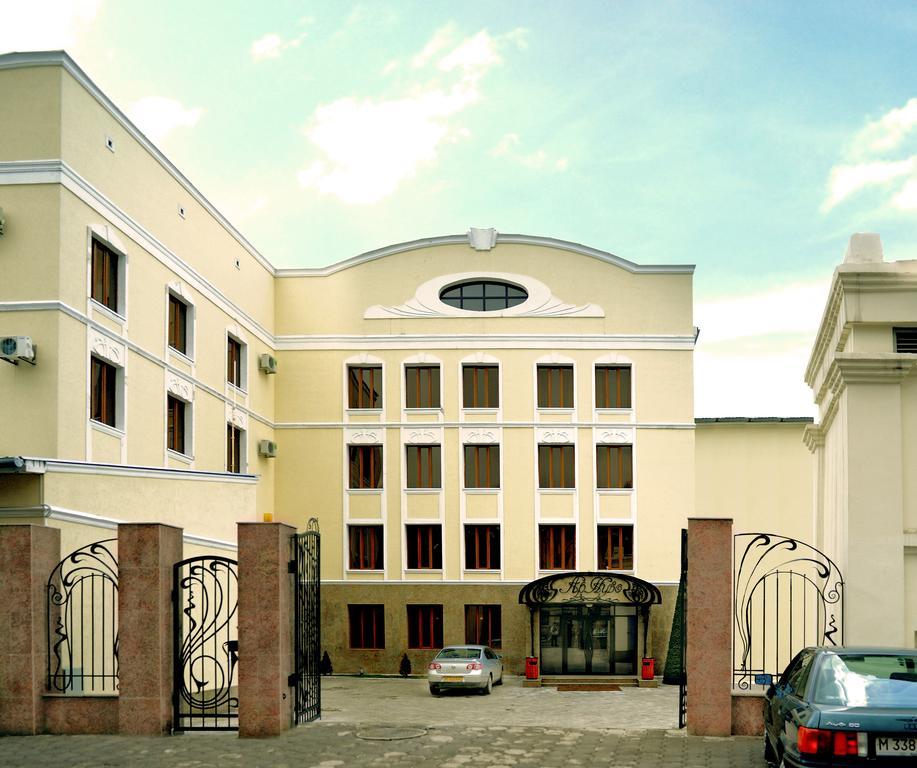 Ar Nuvo Hotel Karaganda Exterior photo
